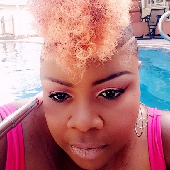 Meet your Posher, Brenda - Picture 8 of 8